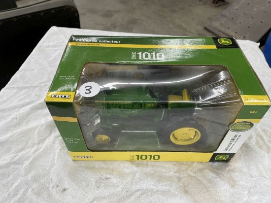 JD Model GM Toy Tractor 110
