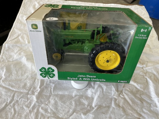 JD A Toy Tractor W/umbrella