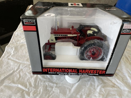 IH 504 Toy Gas Tractor