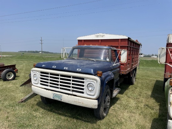 1974 Ford F600 Grain Truck