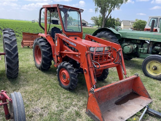 Kubota Model 2650 Tractor