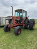 IH 1586 Tractor