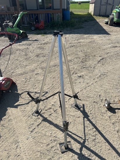 5th Wheel Tripod Stand