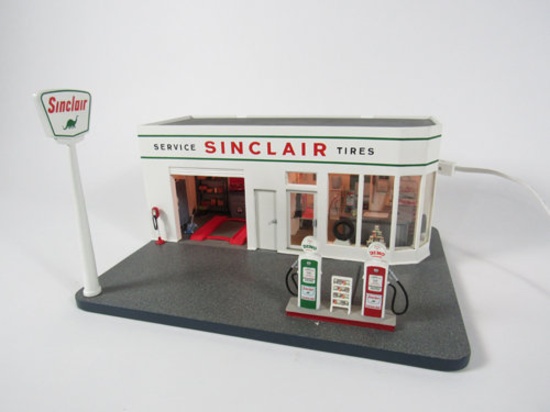 Neat Sinclair Gas Station Display by Danbury Mint.