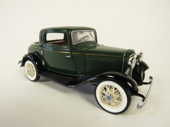 1932 Ford Roadster Franklin Mint 1:24 scale diecast model car.