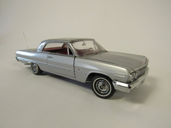 1963 Chevrolet Impala Franklin Mint 1:24 scale diecast model.