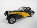 Elegant 1936 Bugatti Type 57SC LE Franklin Mint 1:24 scale diecast model car.