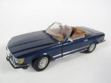 Mercedes-Benz 450 SL Roadster Franklin Mint 1:24 scale diecast model car.