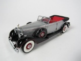 Striking 1936 Packard touring car Franklin Mint 1:24 scale die cast model.