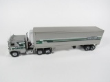 1979 Freightliner Tractor and Trailer 1:32 scale Franklin Mint diecast model.