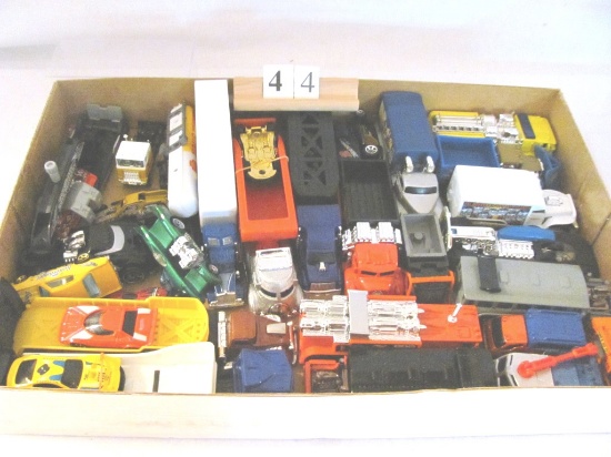 BOX LOT - assorted diecast vehicles