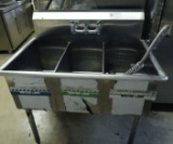 S/S 3 Compartment Sink w/ Sprayer 39