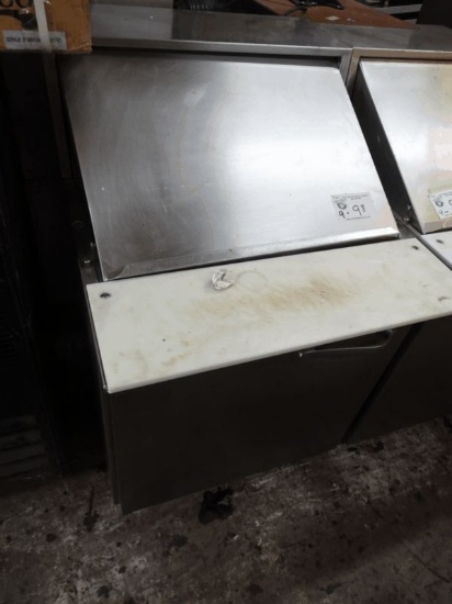 Traulsen 27" Mega Top Sandwich Prep Table