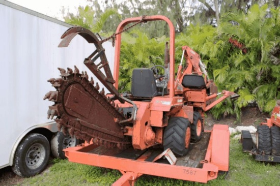 Ditch Witch 2310 w/ Backhoe Front & Rear Trencher