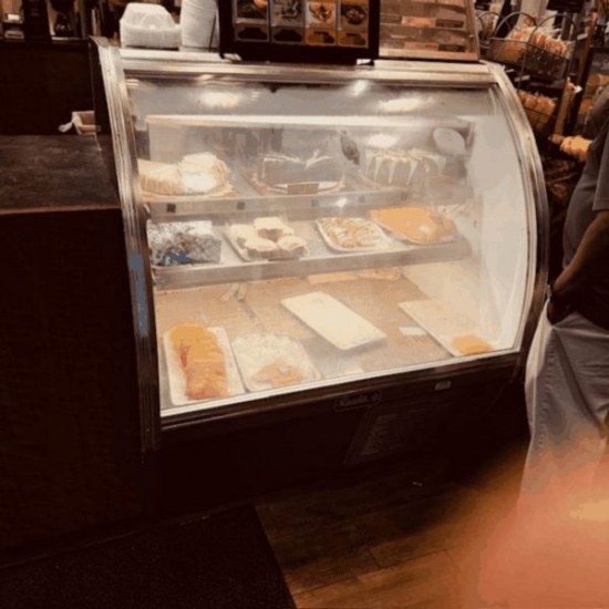 4' Leader Curved Display Case