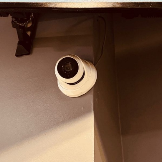 6 Security Cameras and DVR Player