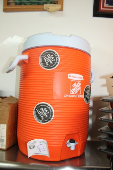 Rubbermaid Cooler