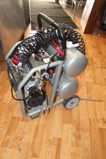 Husky 4 1/2 Gallon 175 PSI Air Compressor