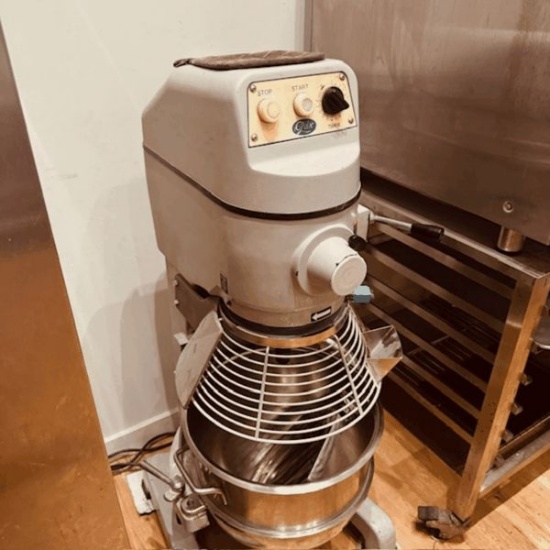 Globe 30qt Mixer