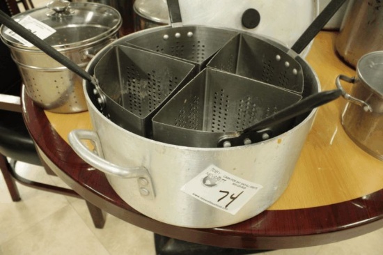 Alum. Stock Pot w/ Lid & Pasta Divider