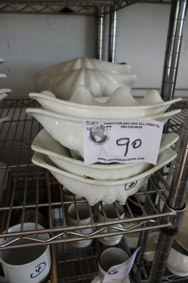 White & Black Shell Dishes