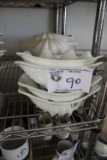 White & Black Shell Dishes