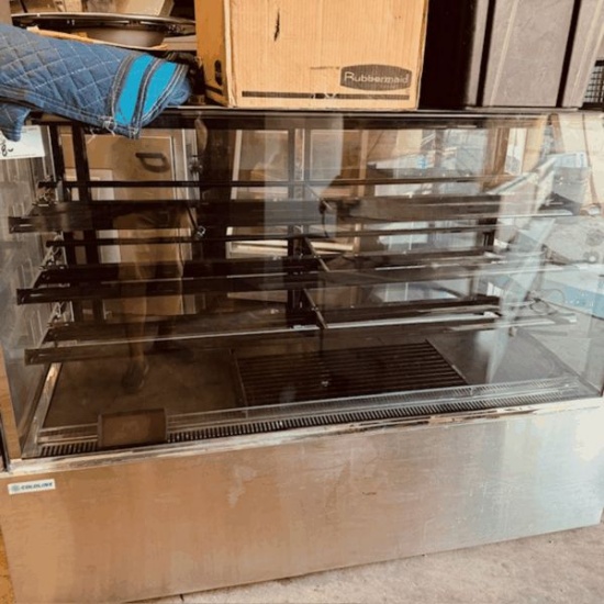 Cold Line 71" Dry Bakery Case