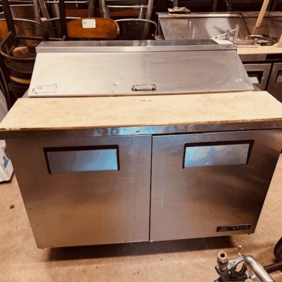 True TSSU-48" Sandwich Prep Table