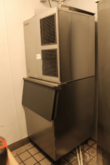 Hoshizaki 900lb Ice Maker