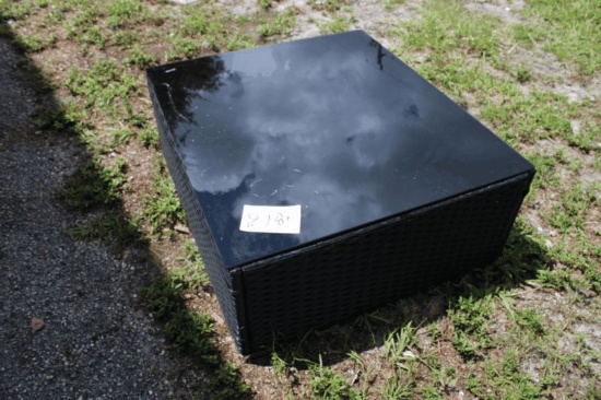 Outdoor Aluminum Wicker Tables