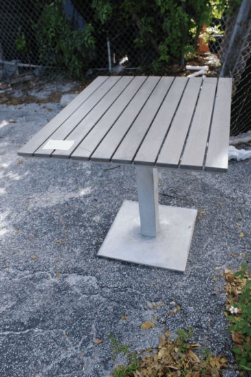 21"x28" Outdoor Tables