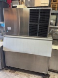 Hoshizaki 1300lb Ice Maker w/ Bin