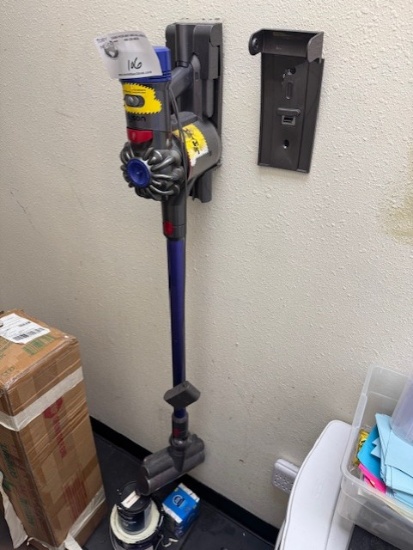 Dyson Vaccum Cleaner with Charger