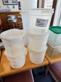 6 Quart Round Food Storage Containers with Lids