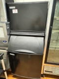 Motak 350lb Cuber with 500lb Bin