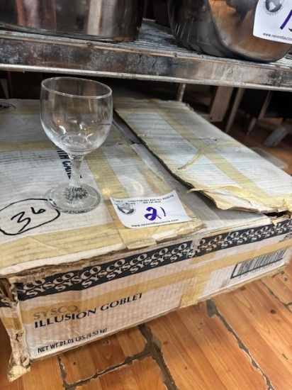 Illuison Gobblet Glass