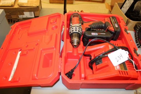 Milwakee 18 Volt Cordless Drill with Charger & Case