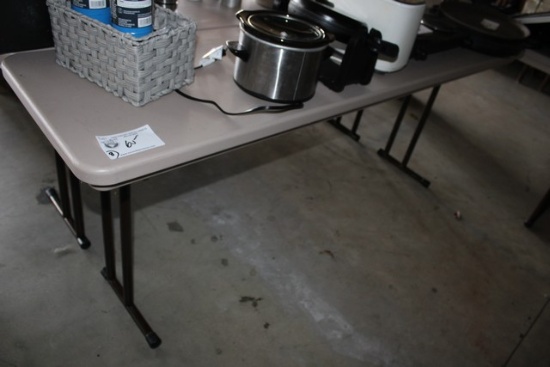 14"x " Plastic Folding Tables