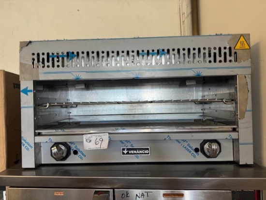 NEW Venancio 36" Inferred Cheese Melter