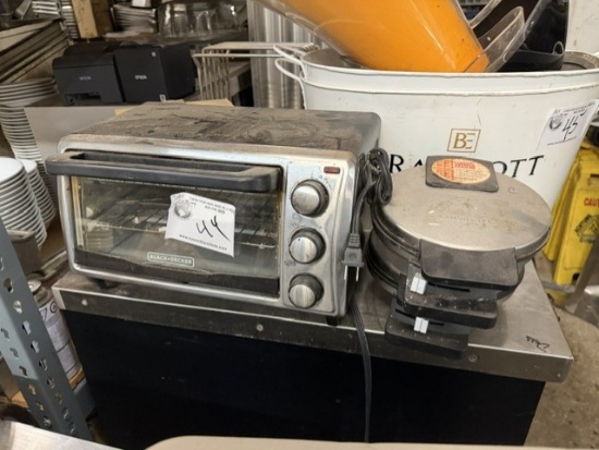 Black & Decker Toaster Oven with 2 Waffle Makers