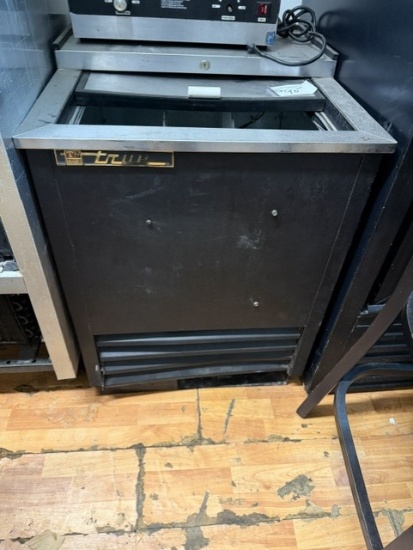 True 27" Bottle Cooler