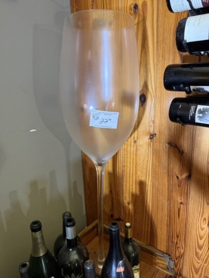 Large Display Wine Glass