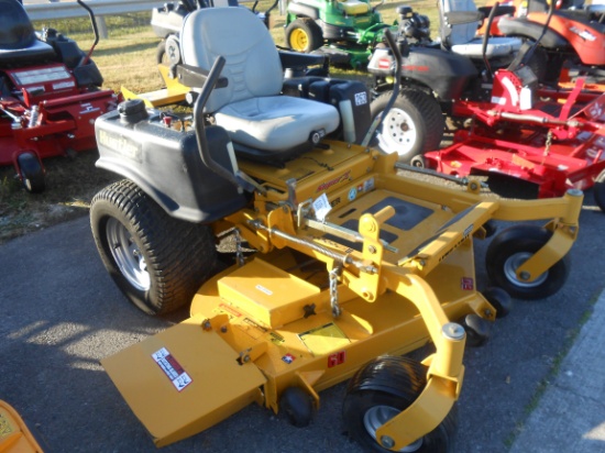 HUSTLER  SUPER Z ZERO TURN MOWER 27 HP KOHLER ENGINE, 61" DESK, SHOWING 672