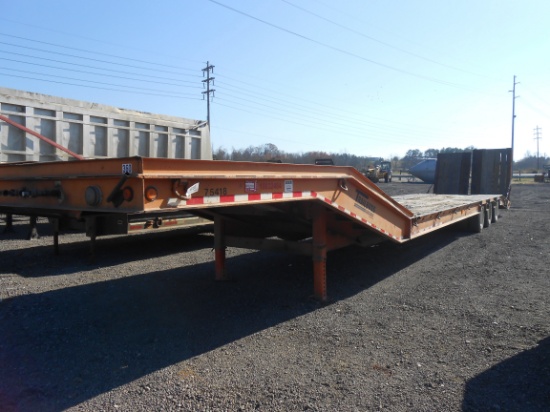 2006 TRAILBOSS TRI-AXLE TRAILER AIR-RIDE, HYD. RAMPS, 9 FT WIDE, 54" LENGTH