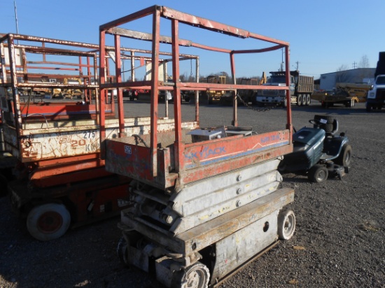 SKYJACK SJIII 3219 SCISSOR LIFT NEEDS REPAIR