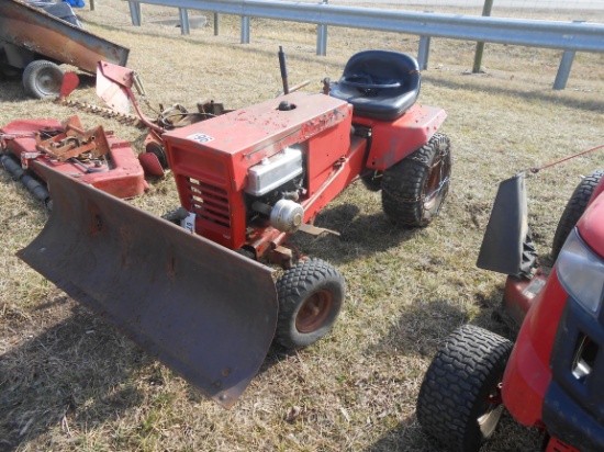 SIMPLICITY LAWN TRACTOR W/ FRONT BLADE