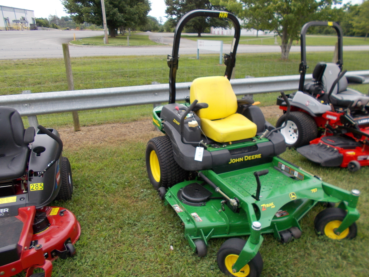 JOHN DEERE 757 7IRON II COMMERCIAL 60
