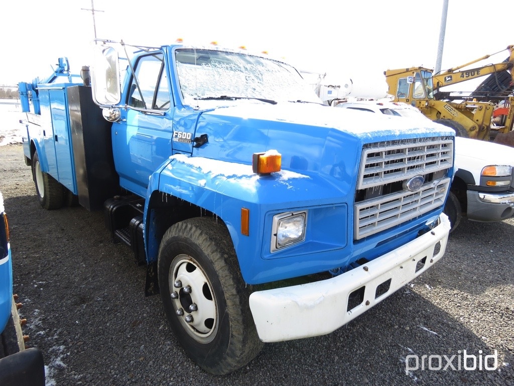 1990 Ford F600 Service Truck Dsl Eaton Fuller 5 Speed 11 Tool Body W Au Commercial Trucks Service Utility Trucks Service Trucks Online Auctions Proxibid