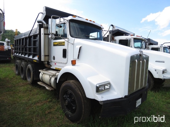 1998 KENWORTH T800 TRI-AXLE DUMP TRUCK