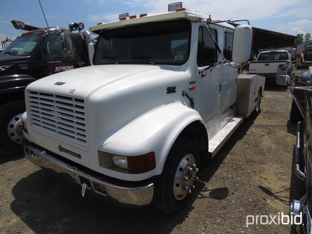 1999 International 4700 Low Profile Truck International